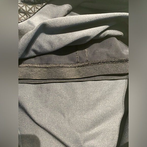 lululemon Tank Top Cami Racerback Built in Shelf Bra Black Blue Size 8 - Picture 5 of 8